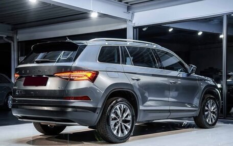 Skoda Kodiaq I, 2023 год, 3 856 000 рублей, 11 фотография