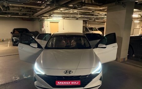Hyundai Elantra, 2021 год, 2 100 000 рублей, 1 фотография