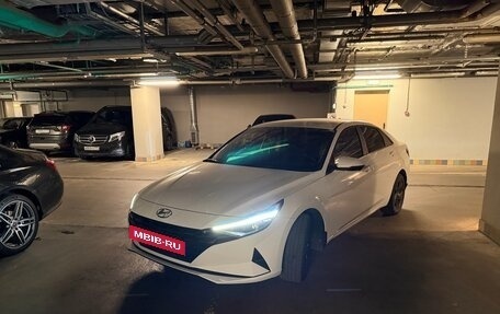 Hyundai Elantra, 2021 год, 2 100 000 рублей, 10 фотография