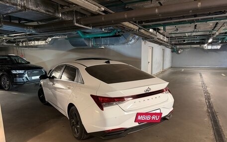 Hyundai Elantra, 2021 год, 2 100 000 рублей, 12 фотография