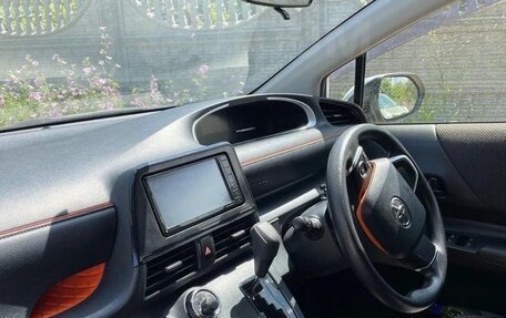 Toyota Sienta II, 2020 год, 1 290 000 рублей, 2 фотография