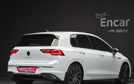 Volkswagen Golf VIII, 2022 год, 1 765 000 рублей, 2 фотография