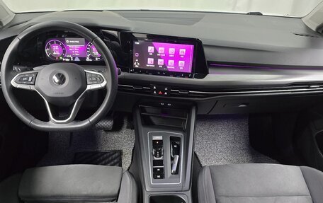 Volkswagen Golf VIII, 2022 год, 1 765 000 рублей, 6 фотография