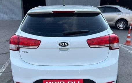 KIA Rio III рестайлинг, 2016 год, 1 000 000 рублей, 3 фотография