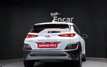 Hyundai Kona I, 2022 год, 1 865 000 рублей, 4 фотография
