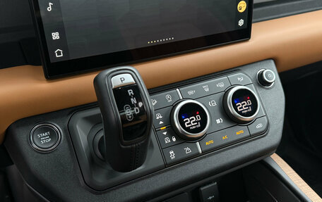 Land Rover Defender II, 2022 год, 11 300 000 рублей, 21 фотография