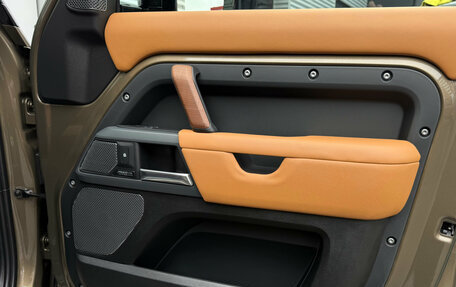 Land Rover Defender II, 2022 год, 11 300 000 рублей, 33 фотография