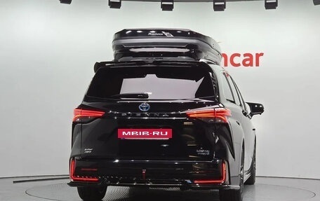Toyota Sienna, 2024 год, 8 299 959 рублей, 17 фотография