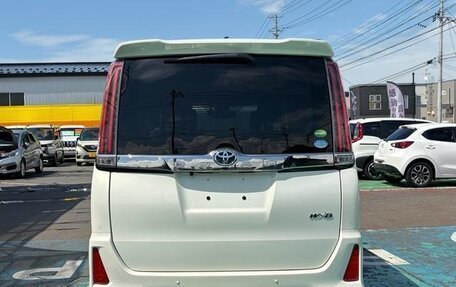 Toyota Noah III, 2021 год, 2 180 000 рублей, 10 фотография