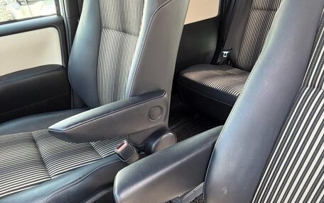 Toyota Noah III, 2021 год, 2 180 000 рублей, 13 фотография