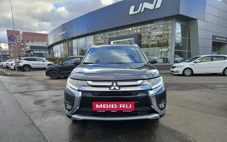 Mitsubishi Outlander III рестайлинг 3, 2015 год, 2 250 000 рублей, 2 фотография