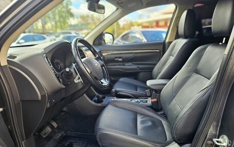 Mitsubishi Outlander III рестайлинг 3, 2015 год, 2 250 000 рублей, 10 фотография