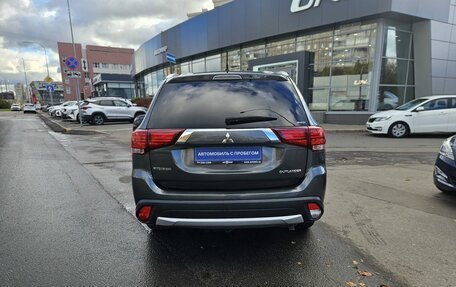 Mitsubishi Outlander III рестайлинг 3, 2015 год, 2 250 000 рублей, 5 фотография