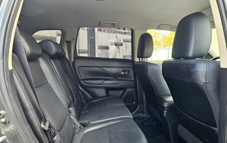 Mitsubishi Outlander III рестайлинг 3, 2015 год, 2 250 000 рублей, 13 фотография