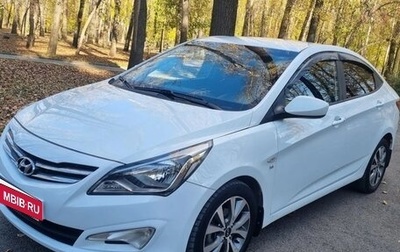 Hyundai Solaris II рестайлинг, 2015 год, 1 050 000 рублей, 1 фотография