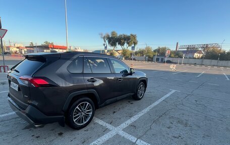 Toyota RAV4, 2019 год, 2 800 000 рублей, 3 фотография