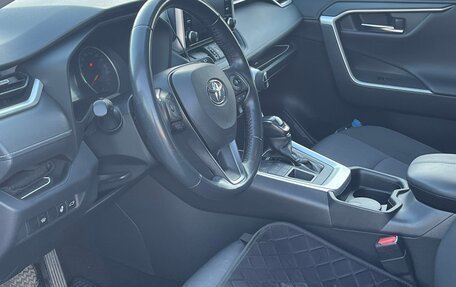 Toyota RAV4, 2019 год, 2 800 000 рублей, 4 фотография