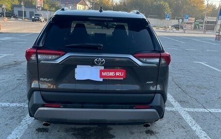 Toyota RAV4, 2019 год, 2 800 000 рублей, 12 фотография