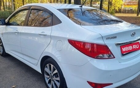 Hyundai Solaris II рестайлинг, 2015 год, 1 050 000 рублей, 7 фотография