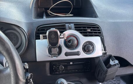 Renault Kangoo II рестайлинг, 2012 год, 600 000 рублей, 13 фотография