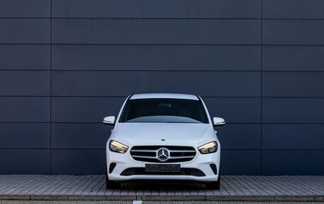 Mercedes-Benz B-Класс, 2019 год, 1 995 000 рублей, 2 фотография