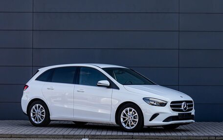 Mercedes-Benz B-Класс, 2019 год, 1 995 000 рублей, 3 фотография