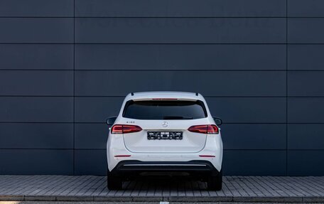 Mercedes-Benz B-Класс, 2019 год, 1 995 000 рублей, 5 фотография