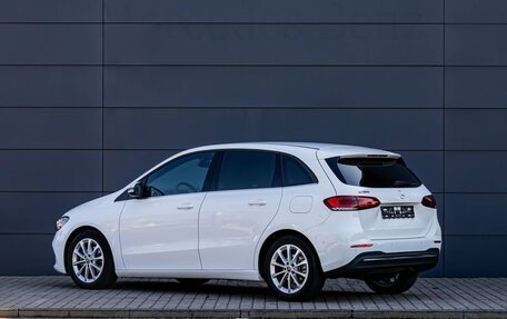 Mercedes-Benz B-Класс, 2019 год, 1 995 000 рублей, 4 фотография