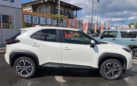 Toyota Yaris Cross, 2023 год, 1 495 000 рублей, 5 фотография