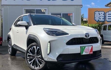 Toyota Yaris Cross, 2023 год, 1 495 000 рублей, 4 фотография