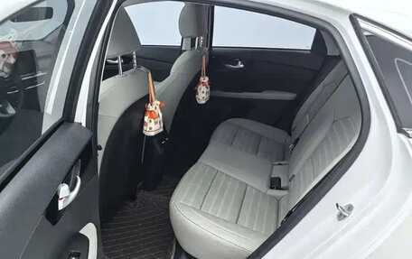 KIA K3, 2023 год, 1 515 004 рублей, 12 фотография