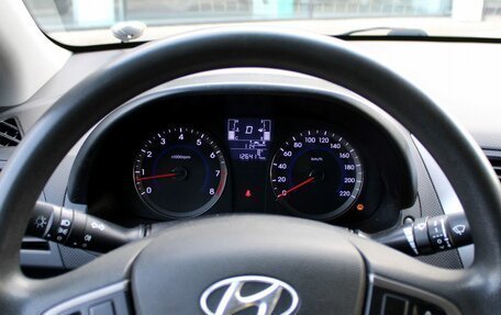 Hyundai Solaris II рестайлинг, 2015 год, 1 040 000 рублей, 14 фотография