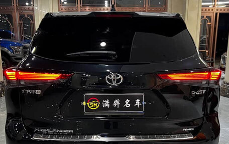 Toyota Highlander, 2024 год, 6 400 000 рублей, 5 фотография