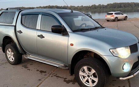 Mitsubishi L200 IV рестайлинг, 2007 год, 900 000 рублей, 2 фотография
