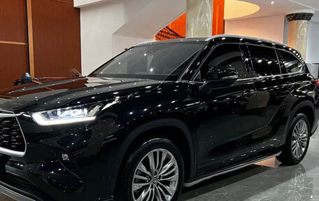 Toyota Highlander, 2024 год, 6 400 000 рублей, 1 фотография