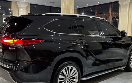 Toyota Highlander, 2024 год, 6 400 000 рублей, 4 фотография
