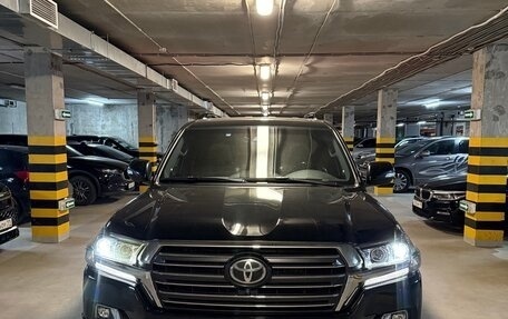 Toyota Land Cruiser 200, 2017 год, 7 000 000 рублей, 1 фотография