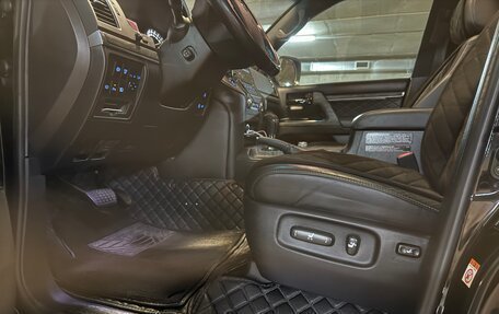 Toyota Land Cruiser 200, 2017 год, 7 000 000 рублей, 11 фотография