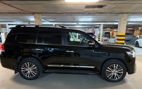 Toyota Land Cruiser 200, 2017 год, 7 000 000 рублей, 4 фотография