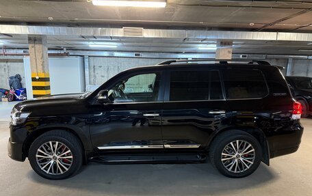 Toyota Land Cruiser 200, 2017 год, 7 000 000 рублей, 5 фотография