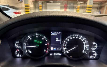 Toyota Land Cruiser 200, 2017 год, 7 000 000 рублей, 9 фотография