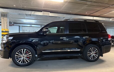 Toyota Land Cruiser 200, 2017 год, 7 000 000 рублей, 6 фотография