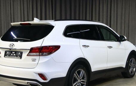 Hyundai Santa Fe III рестайлинг, 2017 год, 1 999 000 рублей, 2 фотография
