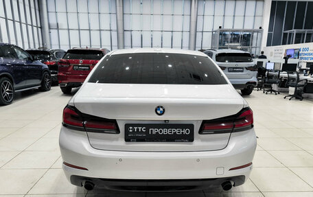 BMW 5 серия, 2018 год, 2 400 000 рублей, 10 фотография