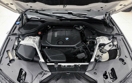 BMW 5 серия, 2018 год, 2 400 000 рублей, 13 фотография