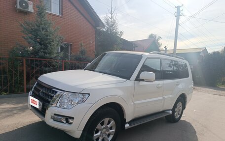 Mitsubishi Pajero IV, 2015 год, 3 800 000 рублей, 2 фотография