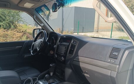 Mitsubishi Pajero IV, 2015 год, 3 800 000 рублей, 4 фотография
