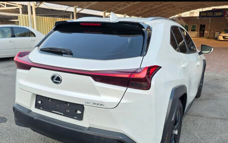 Lexus UX I, 2025 год, 3 900 000 рублей, 5 фотография