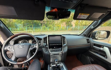 Toyota Land Cruiser 200, 2017 год, 4 800 000 рублей, 7 фотография