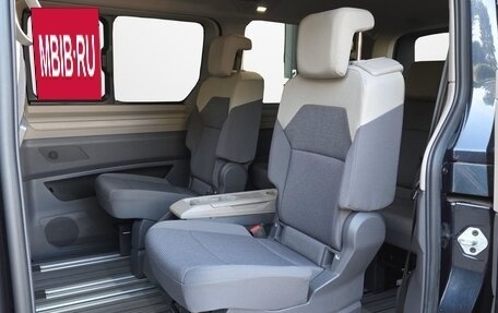 Volkswagen Multivan, 2023 год, 5 050 000 рублей, 8 фотография